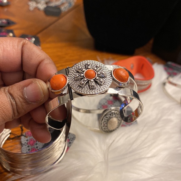 Everything must go sale - Picture 4 of 11